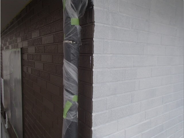外壁中塗りは東温市で高品質な外壁塗装が自慢のリフォームストアにおまかせください